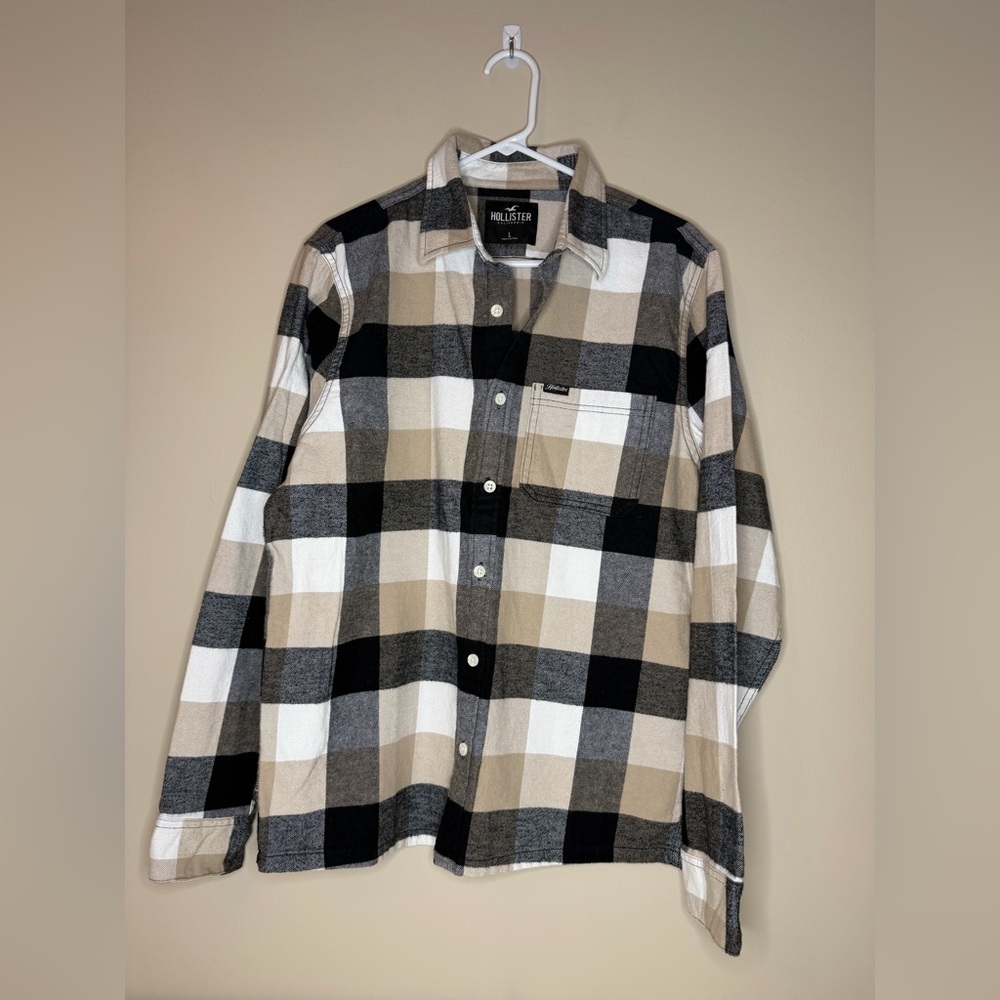 Hollister Men's Black, White, and Tan Checkered Shirt